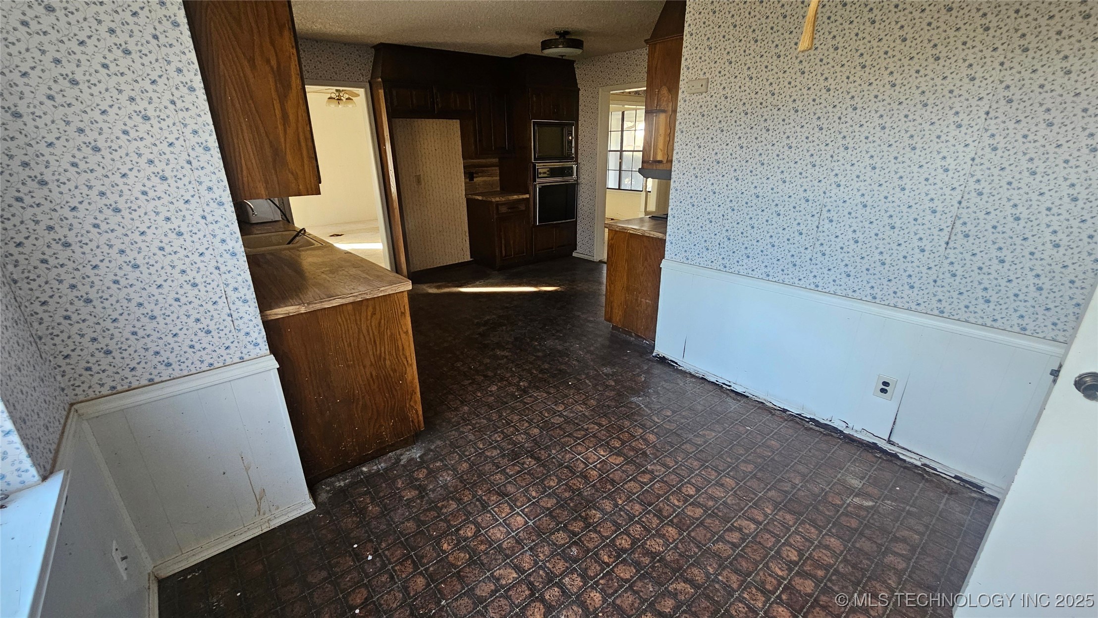 25302 E 64th Street S Property Photo 10