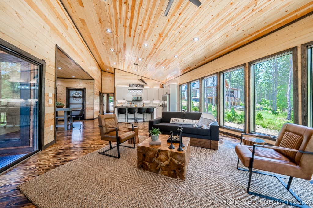 75 Redbud Springs Trail Property Photo 8