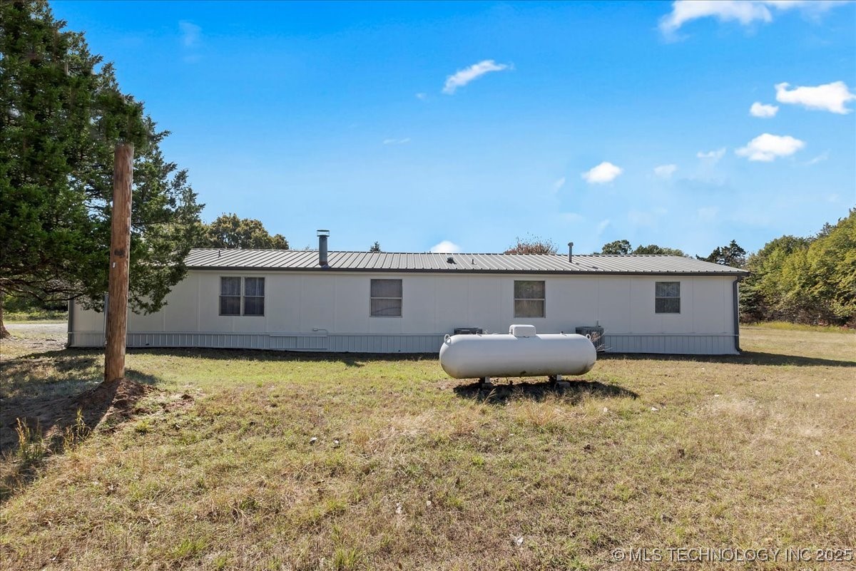 2545704 Property Photo 12