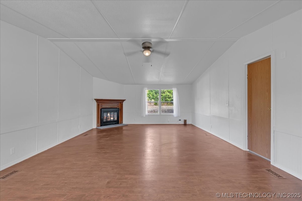 2545704 Property Photo 18