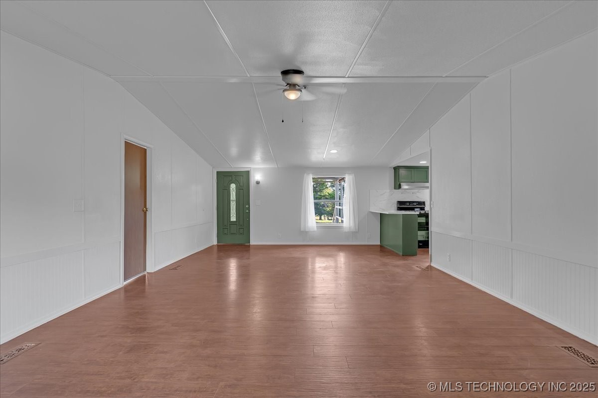 2545704 Property Photo 21