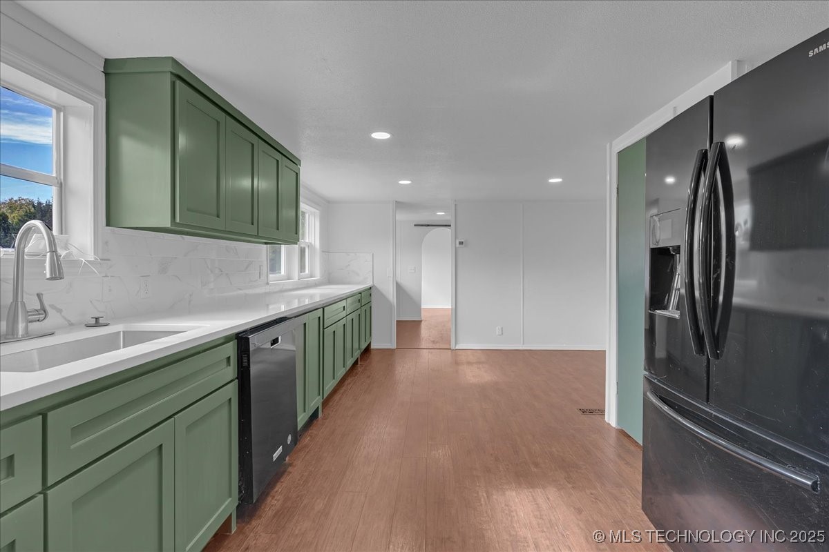 2545704 Property Photo 25