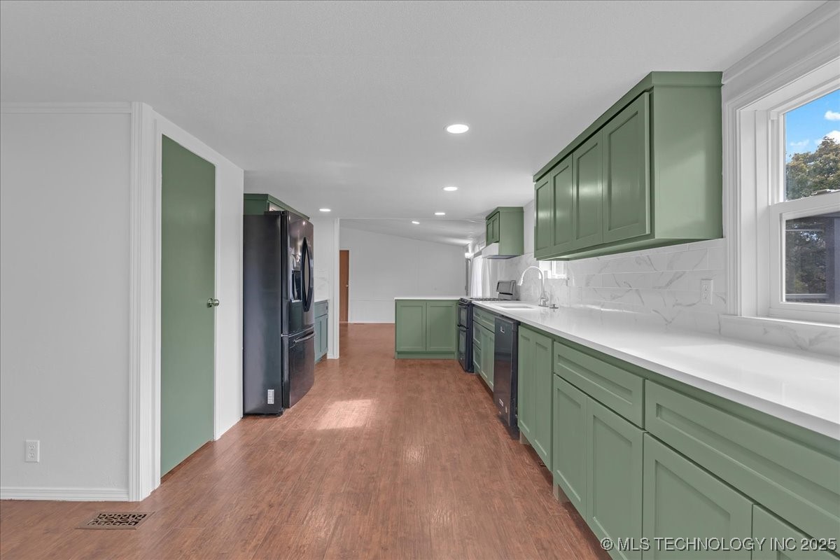 2545704 Property Photo 27