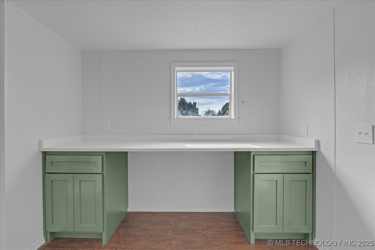 2545704 Property Photo 32