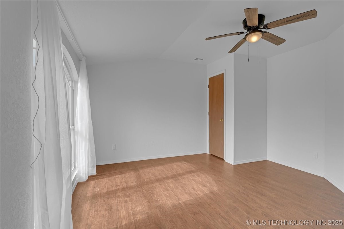 2545704 Property Photo 36