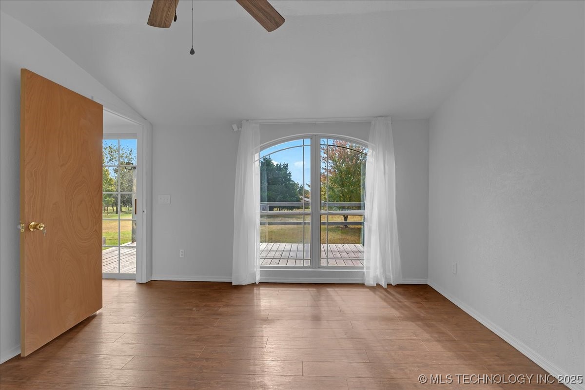 2545704 Property Photo 37