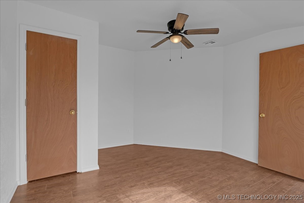 2545704 Property Photo 38