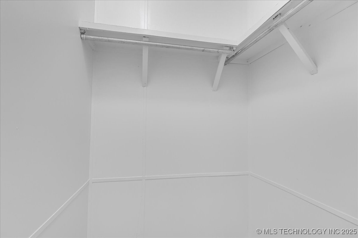 2545704 Property Photo 62