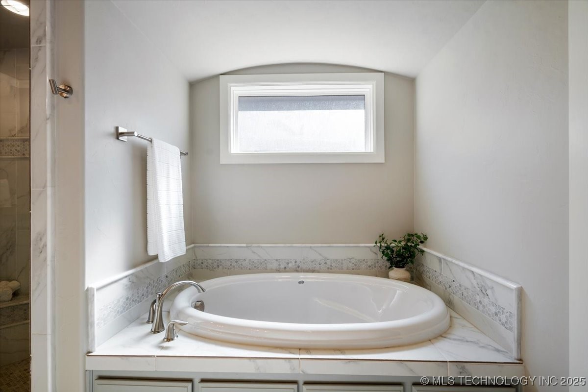 7710 N 147th East Avenue Property Photo 35