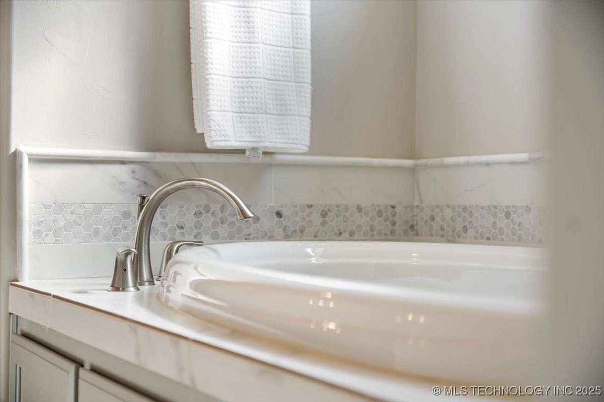 7710 N 147th East Avenue Property Photo 57