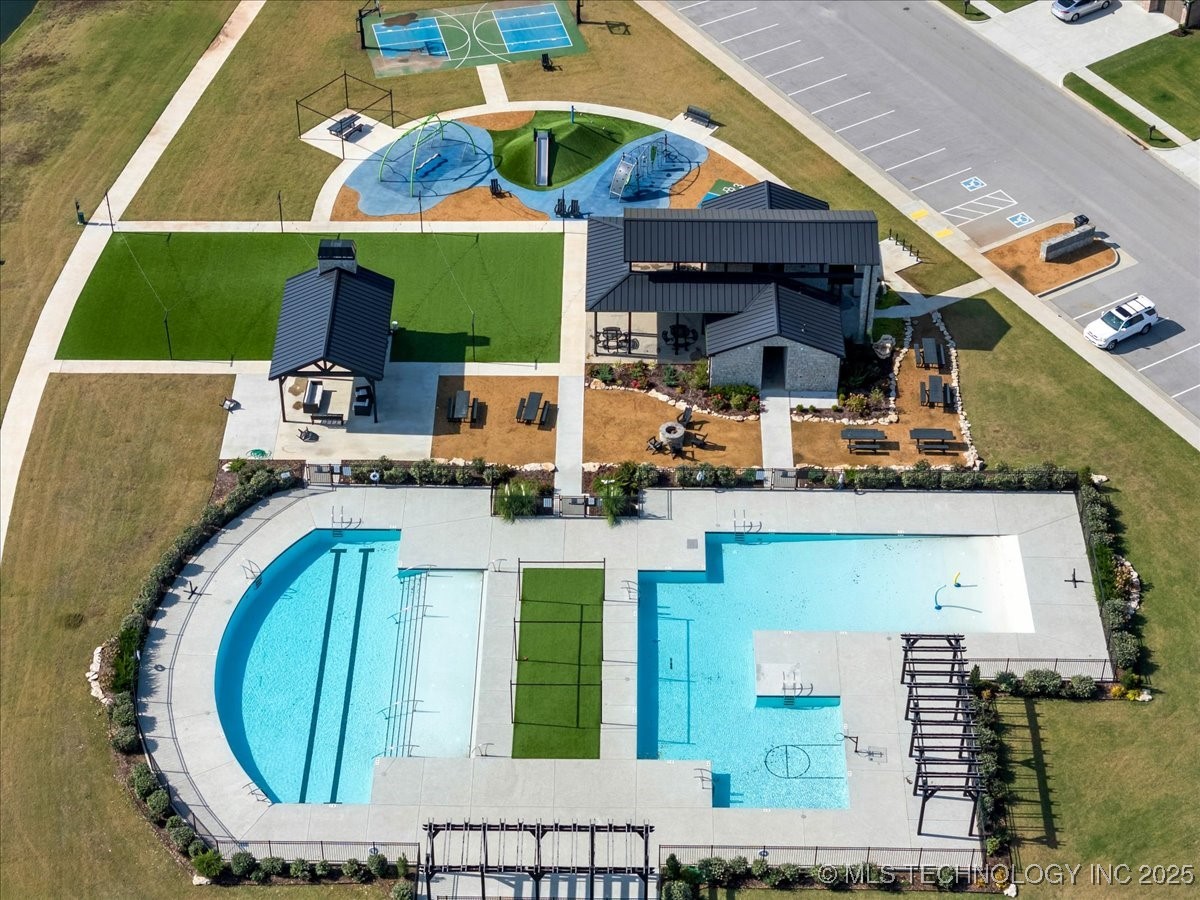 7710 N 147th East Avenue Property Photo 66