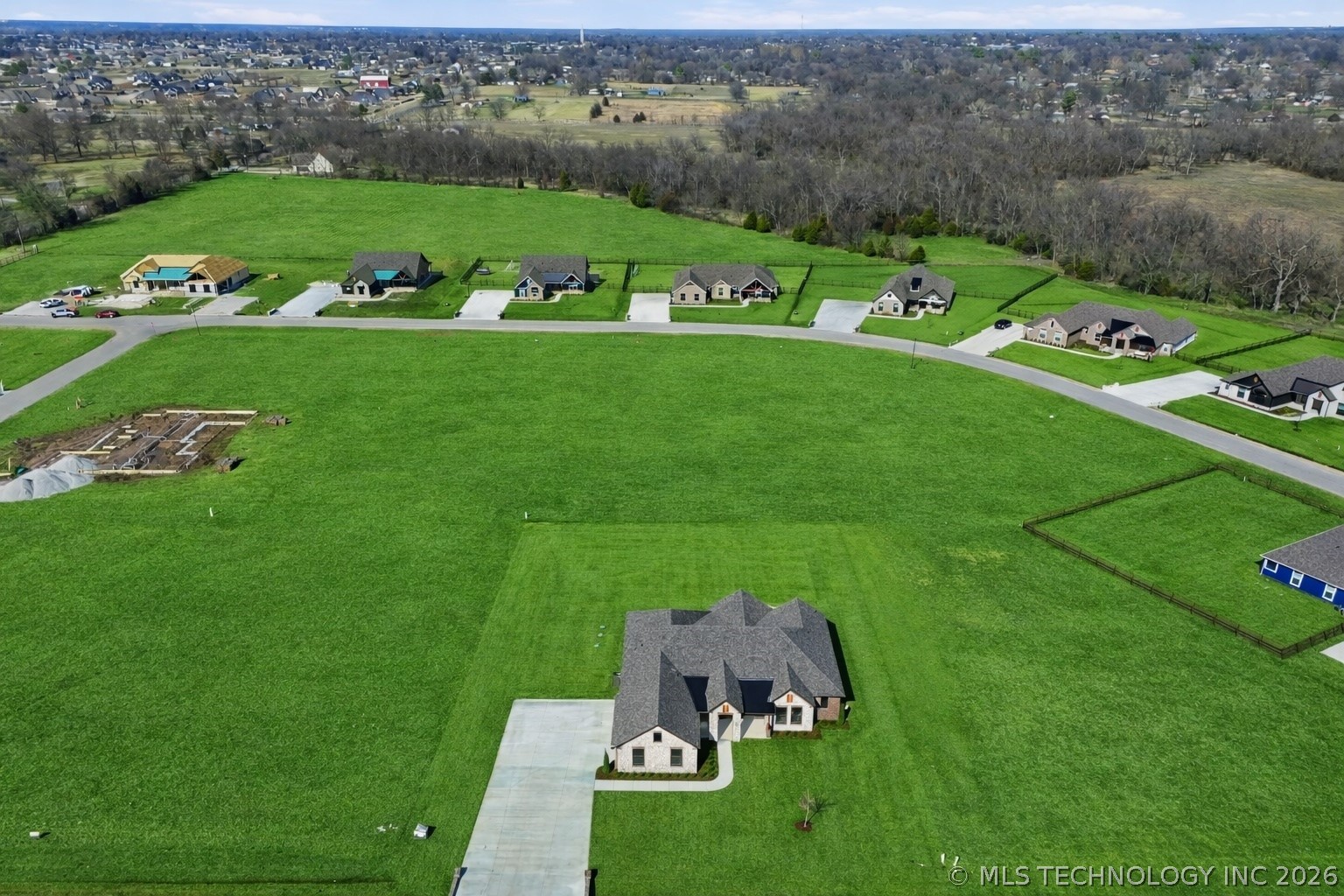 16313 E 102nd Street N Property Photo 5