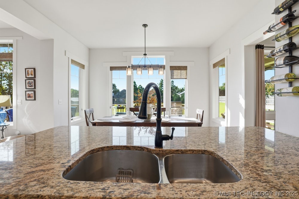 418 E 111th Street S Property Photo 17