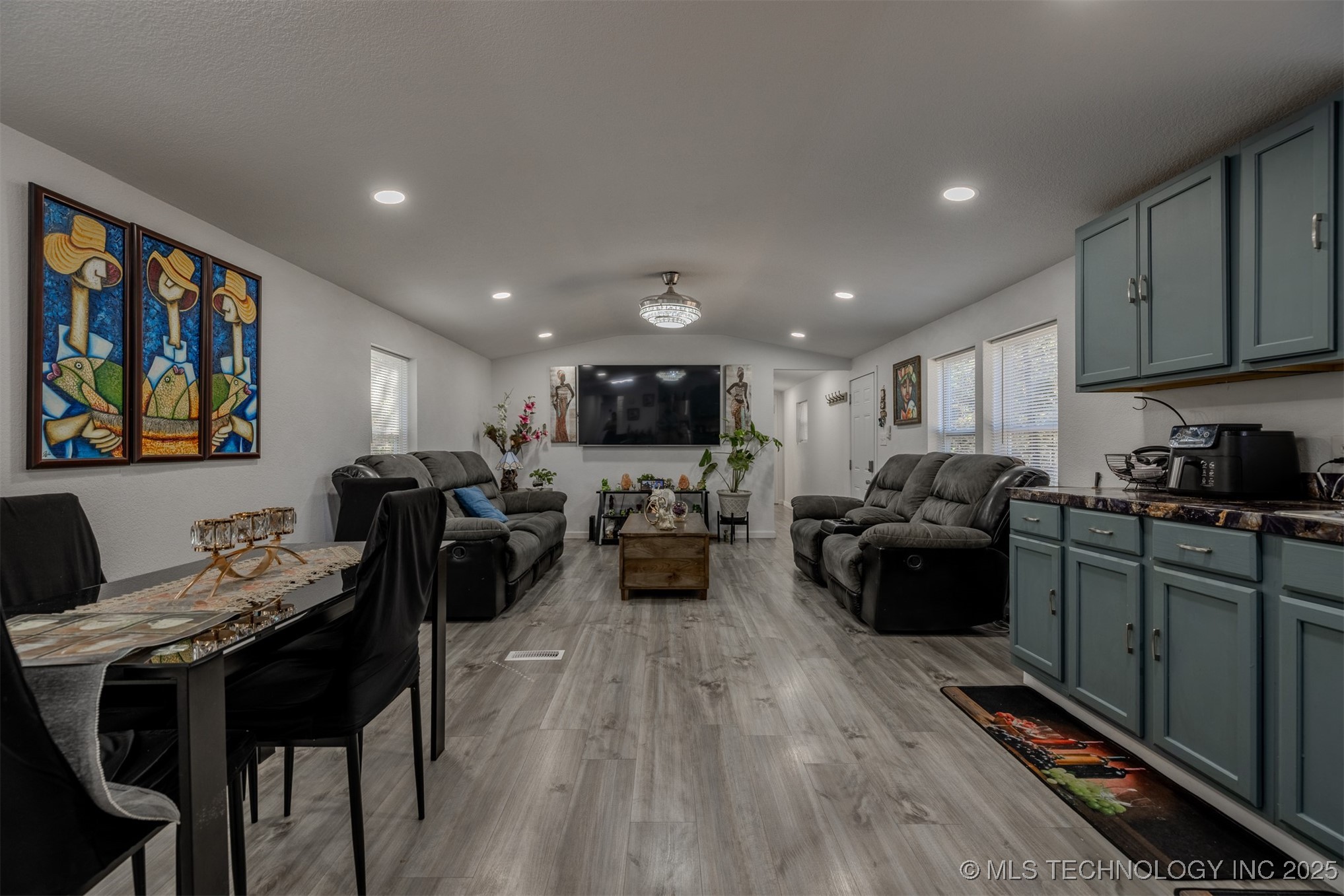 466058 S 800 Road Property Photo 11