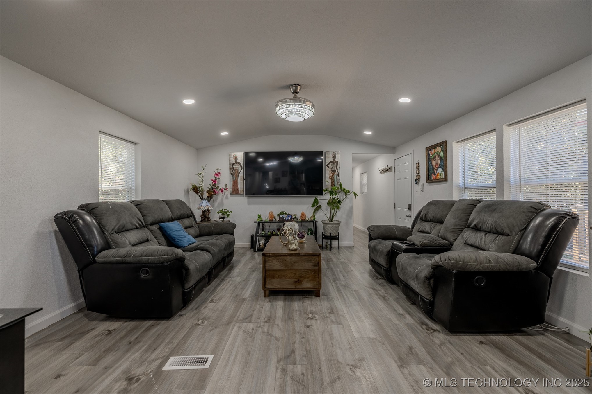 466058 S 800 Road Property Photo 18