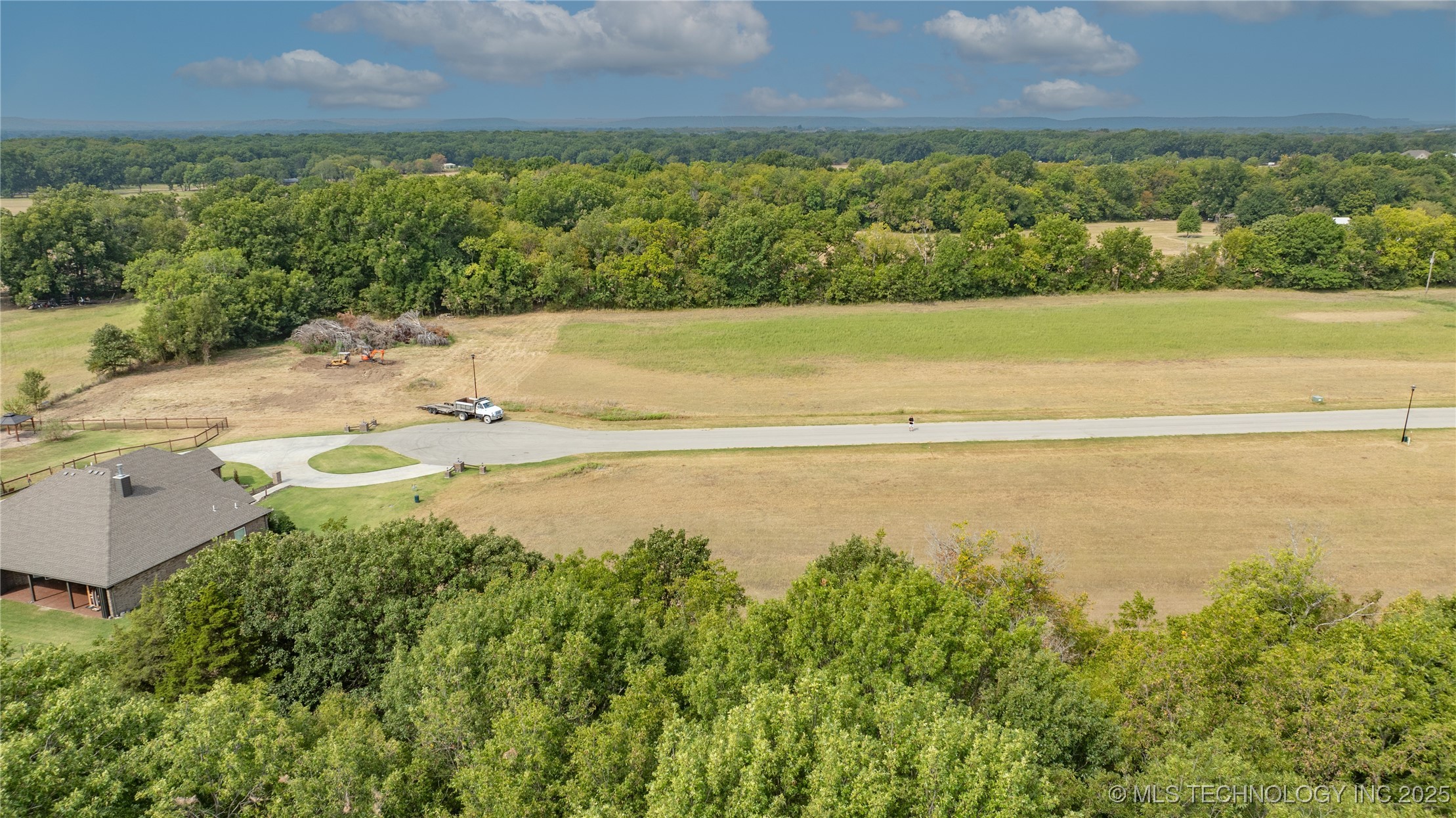 24200 W 3983 Drive Property Photo 2