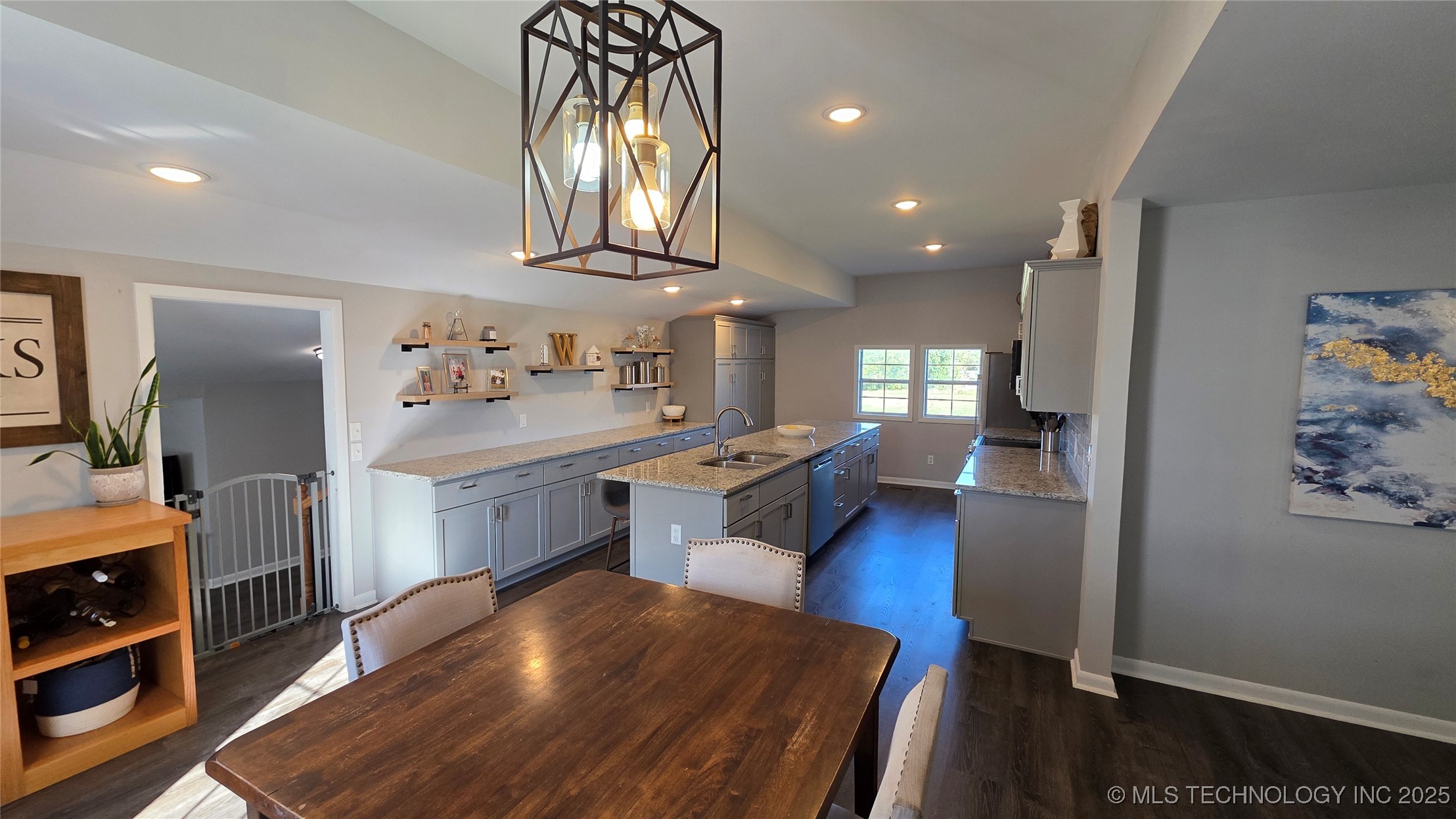 15802 S Elwood Avenue Property Photo 3