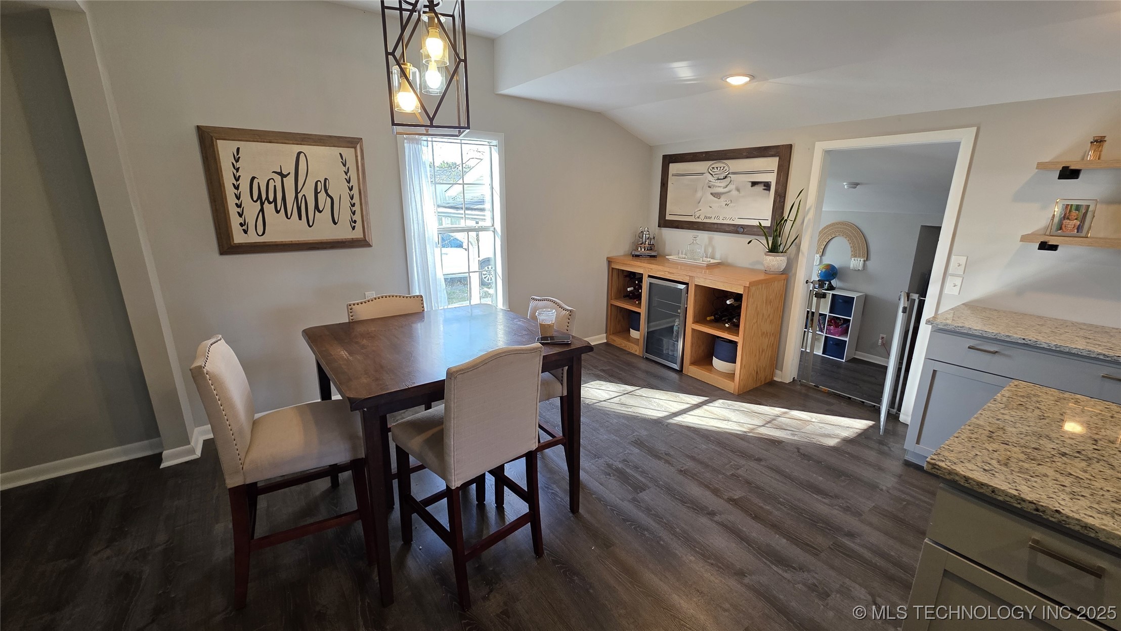 15802 S Elwood Avenue Property Photo 4