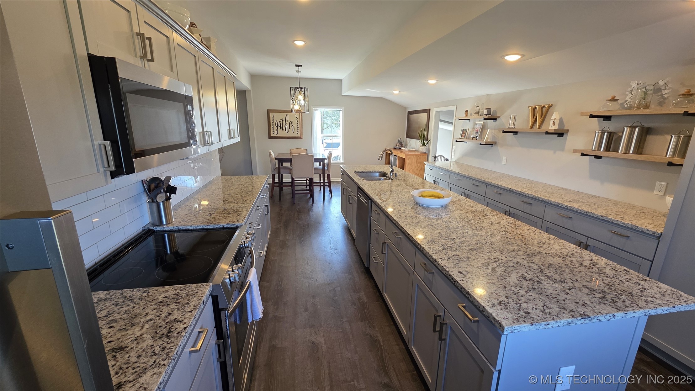 15802 S Elwood Avenue Property Photo 6