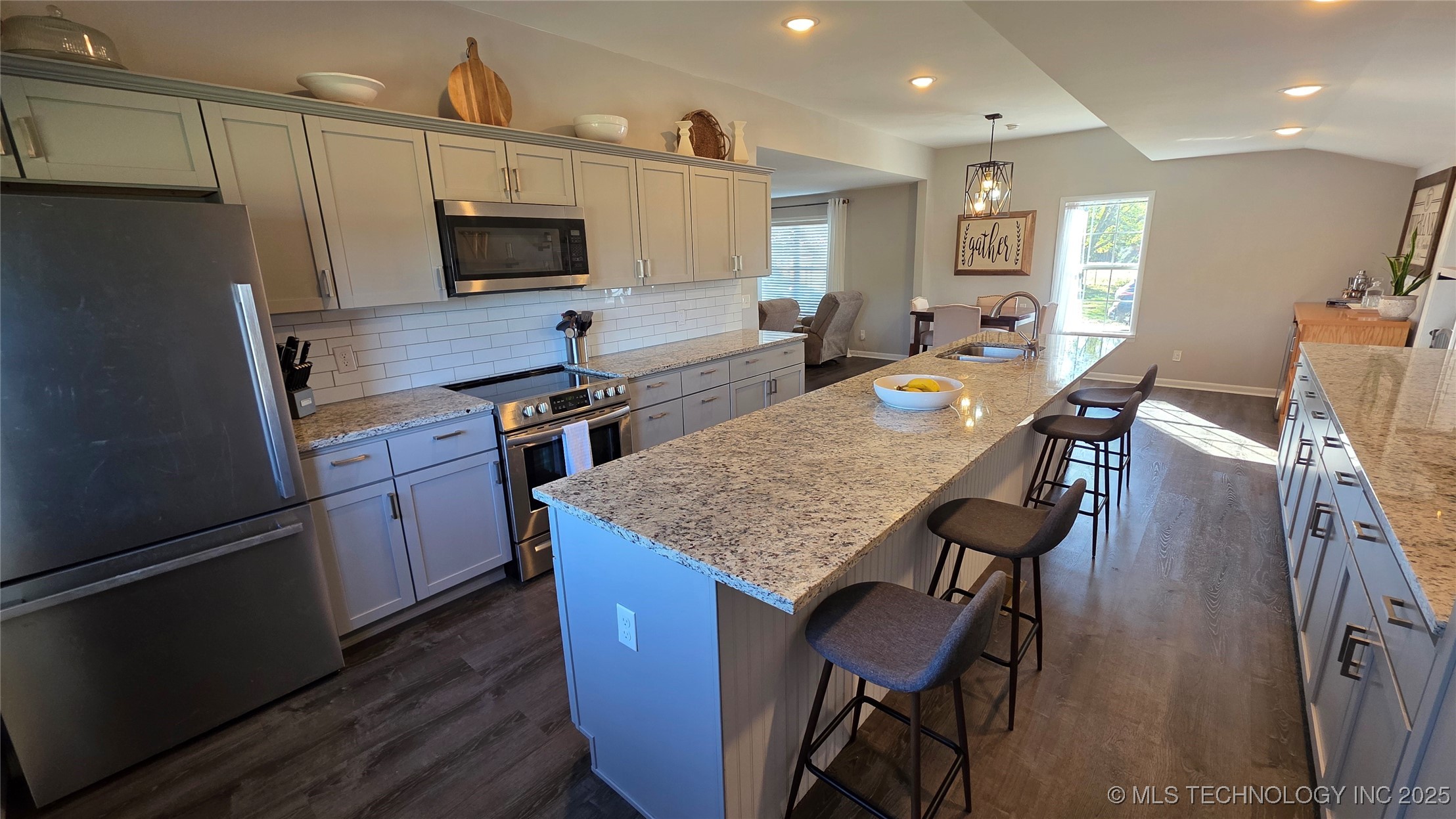 15802 S Elwood Avenue Property Photo 8