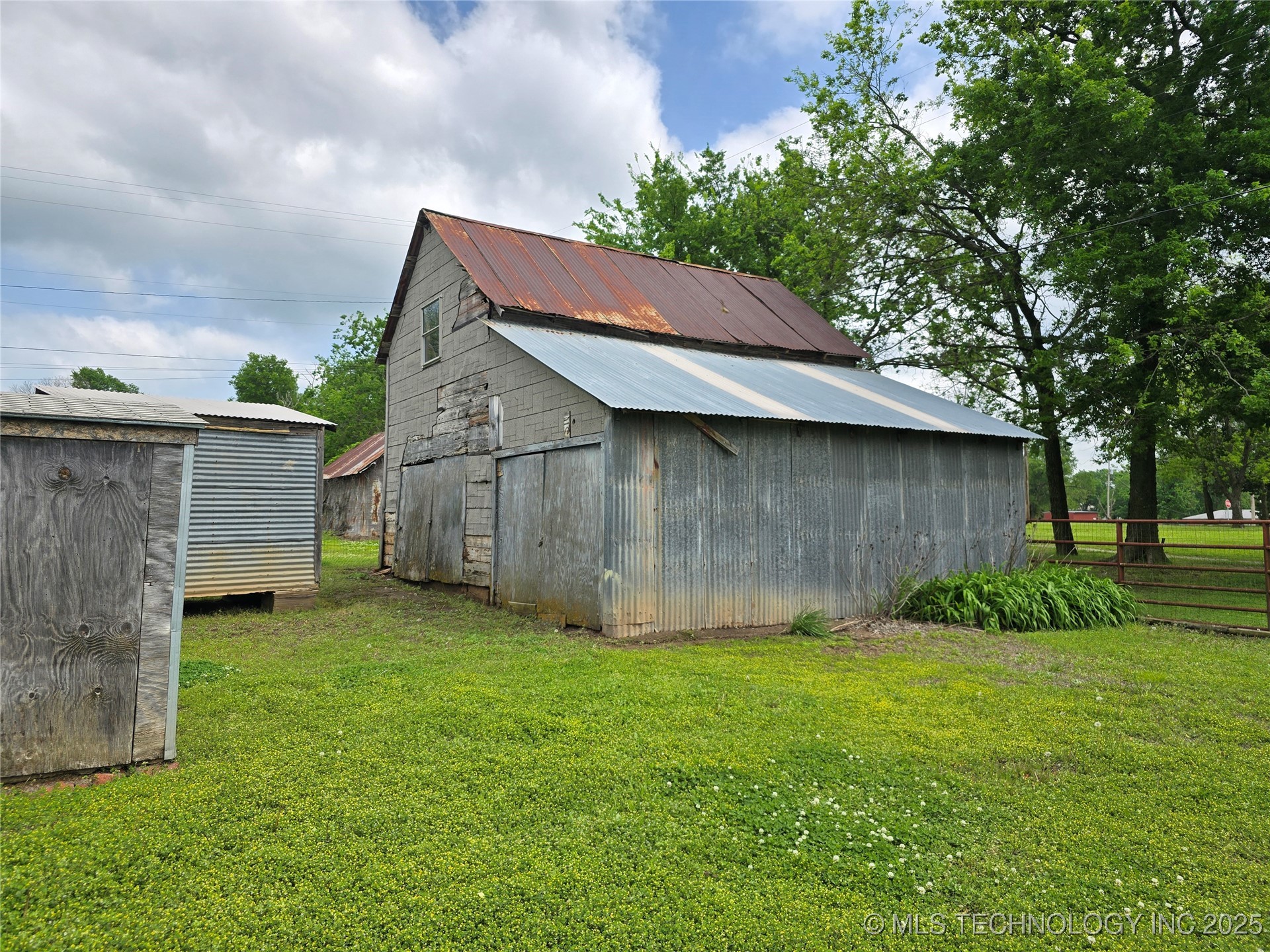 318 5 Th Street Property Photo 6