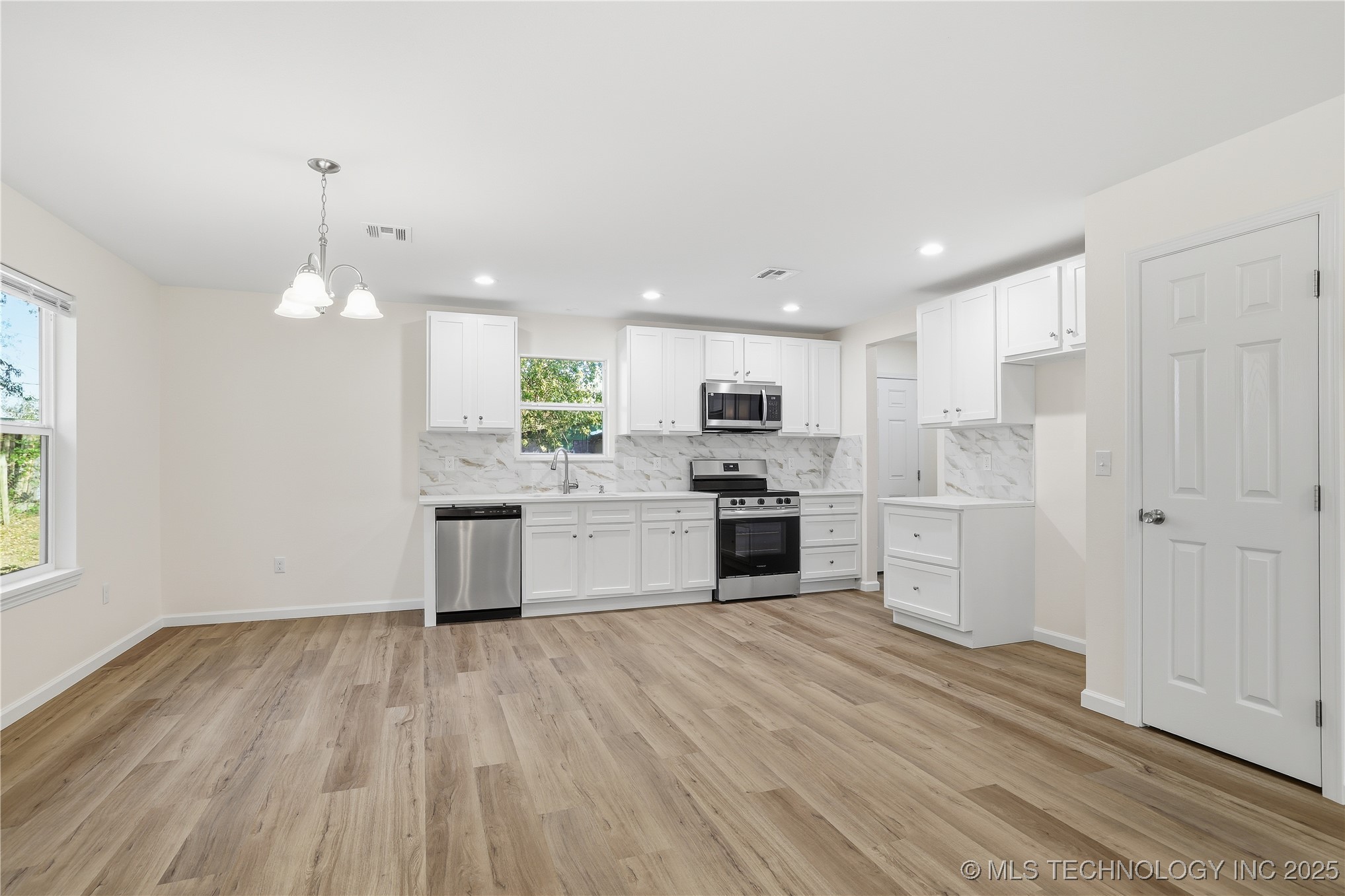 223 Se 3rd Property Photo 4