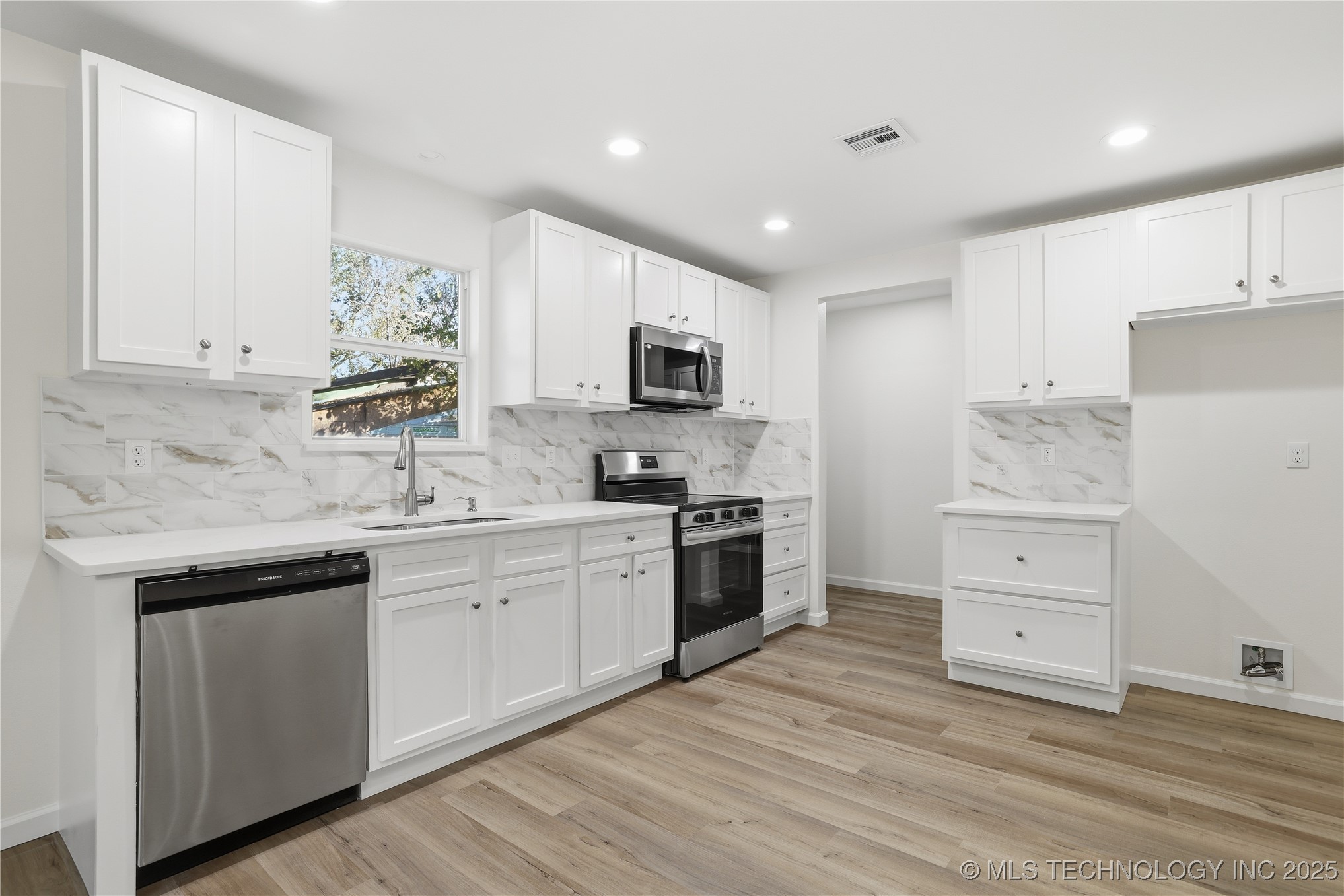 223 Se 3rd Property Photo 5