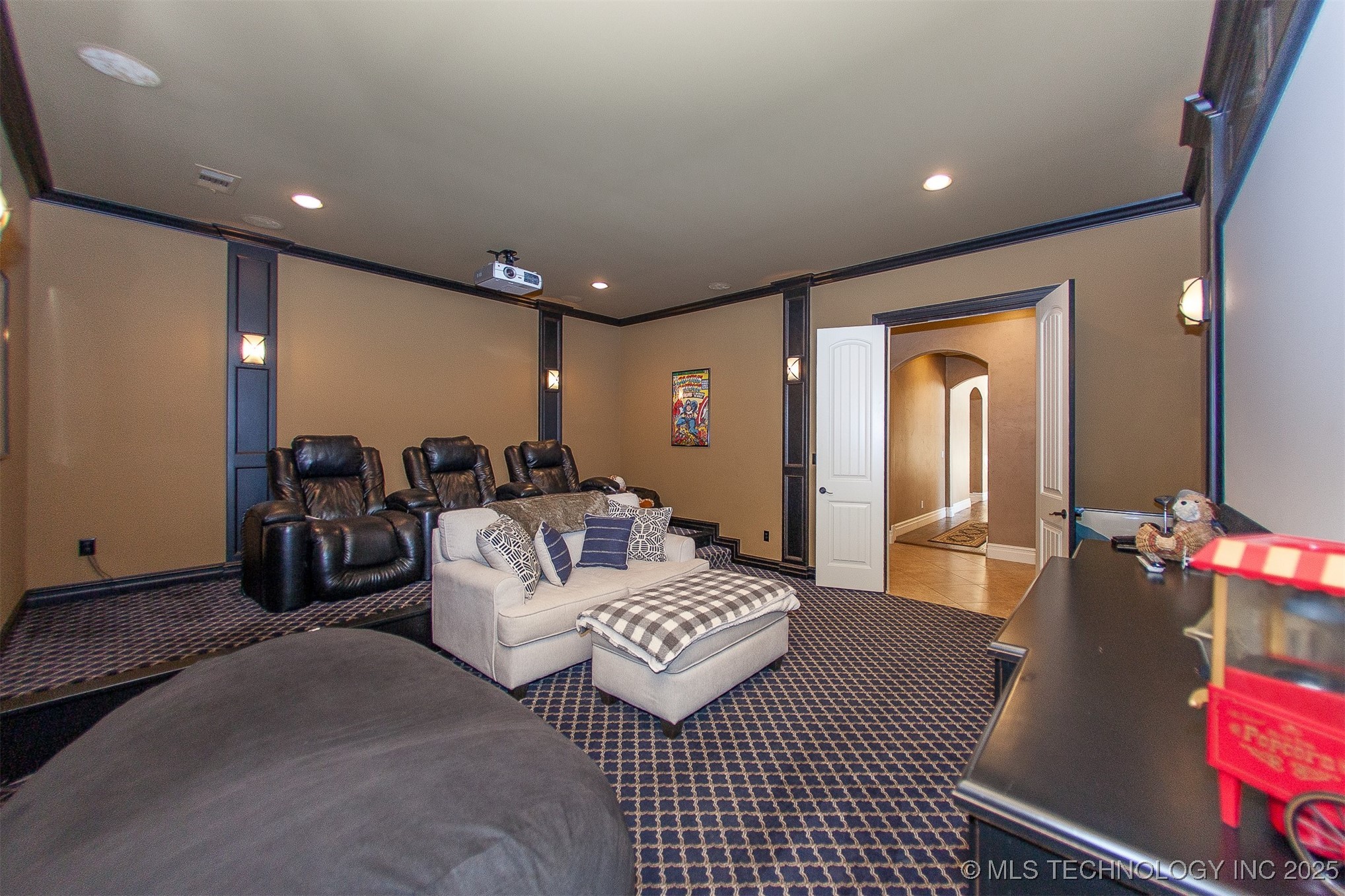 18533 E Crooked Oak Drive Property Photo 35