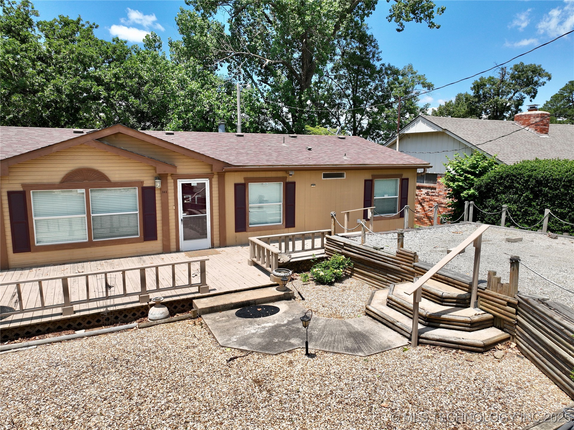 141 Hickory Property Photo 6