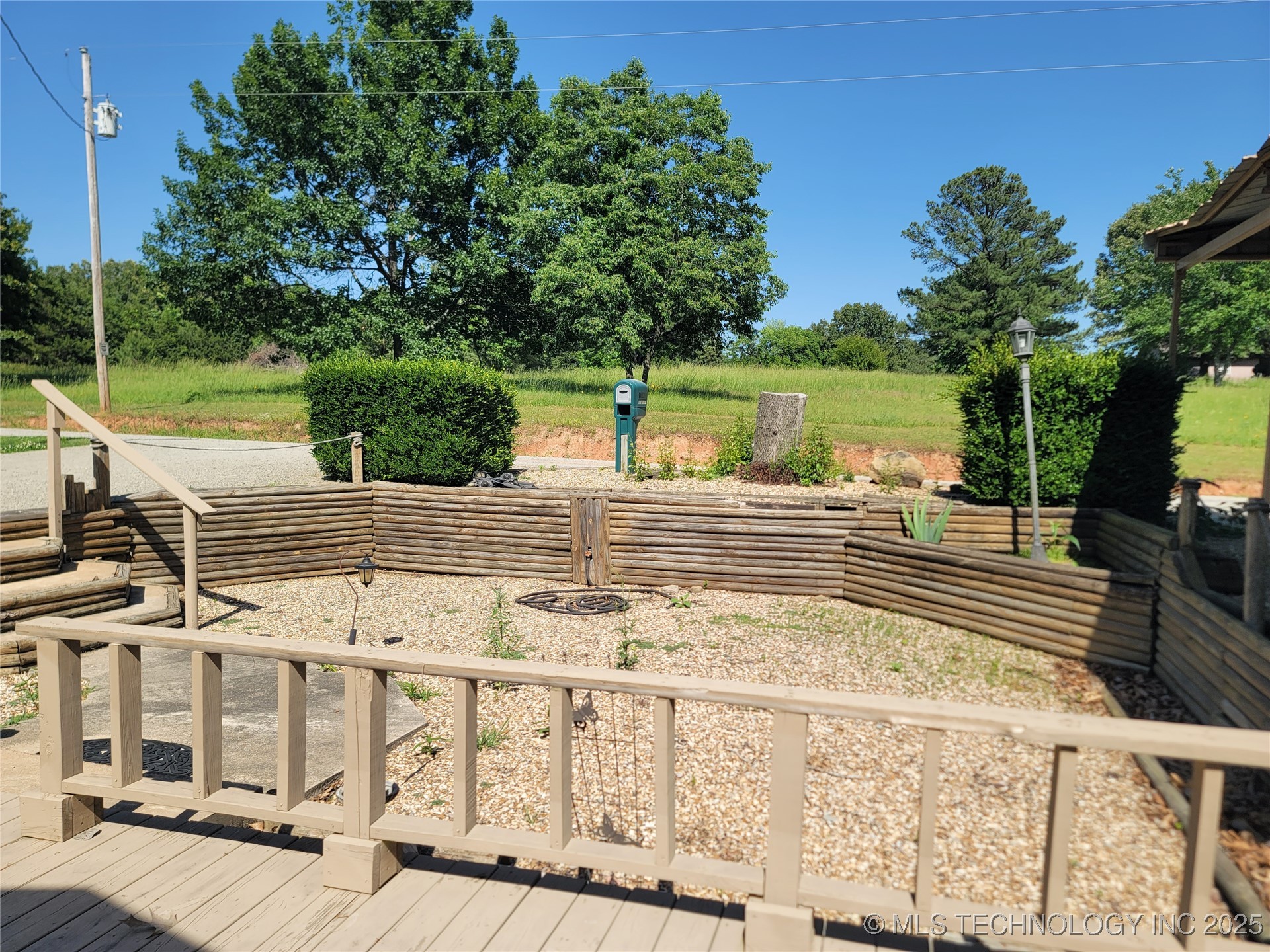 141 Hickory Property Photo 7