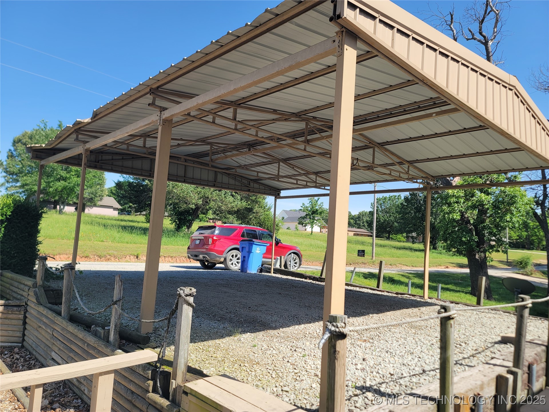 141 Hickory Property Photo 11