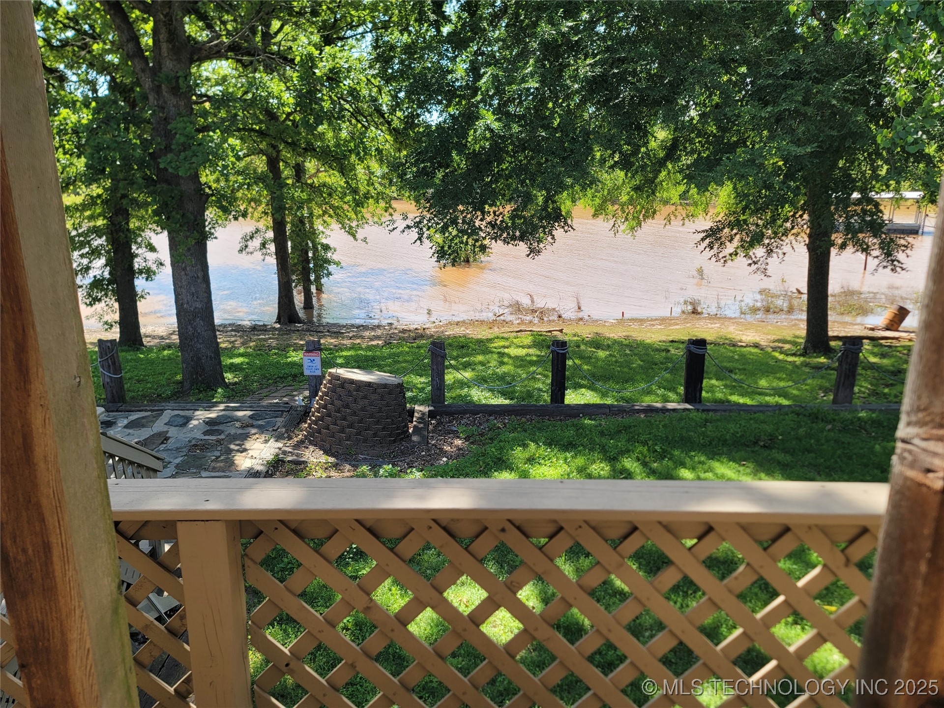 141 Hickory Property Photo 13