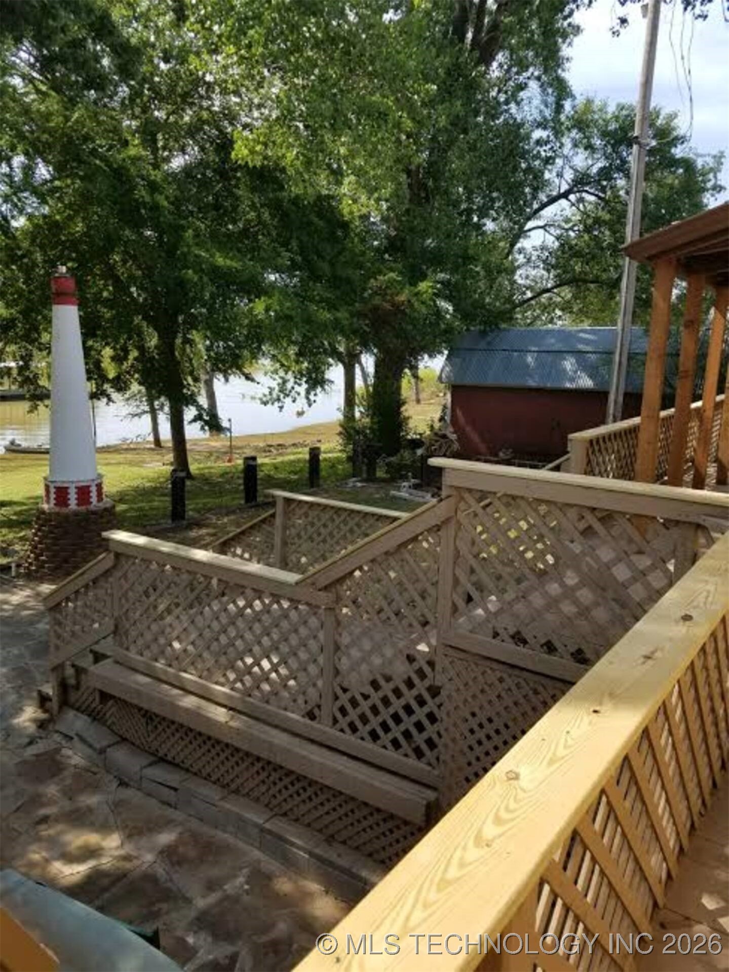 141 Hickory Property Photo 16