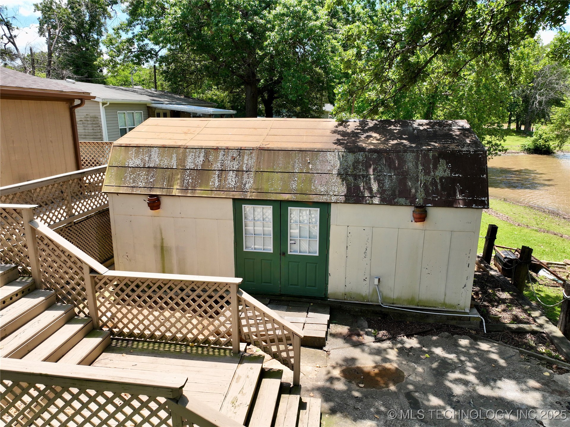 141 Hickory Property Photo 21