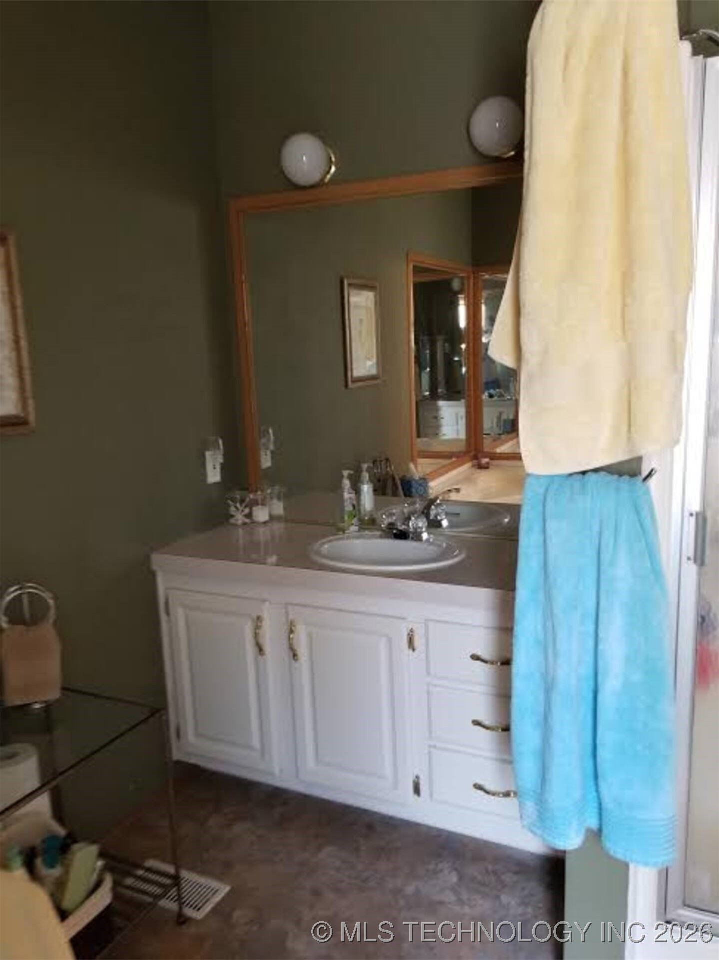 141 Hickory Property Photo 35