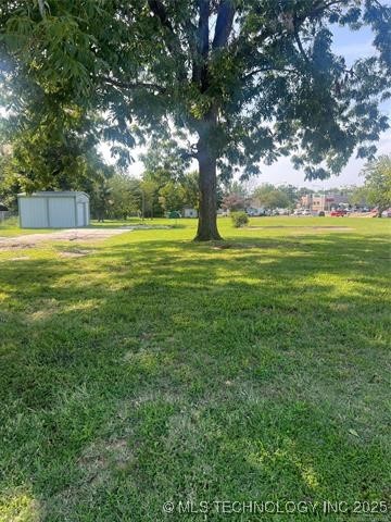 1112 E Wade Watts Street Property Photo 2