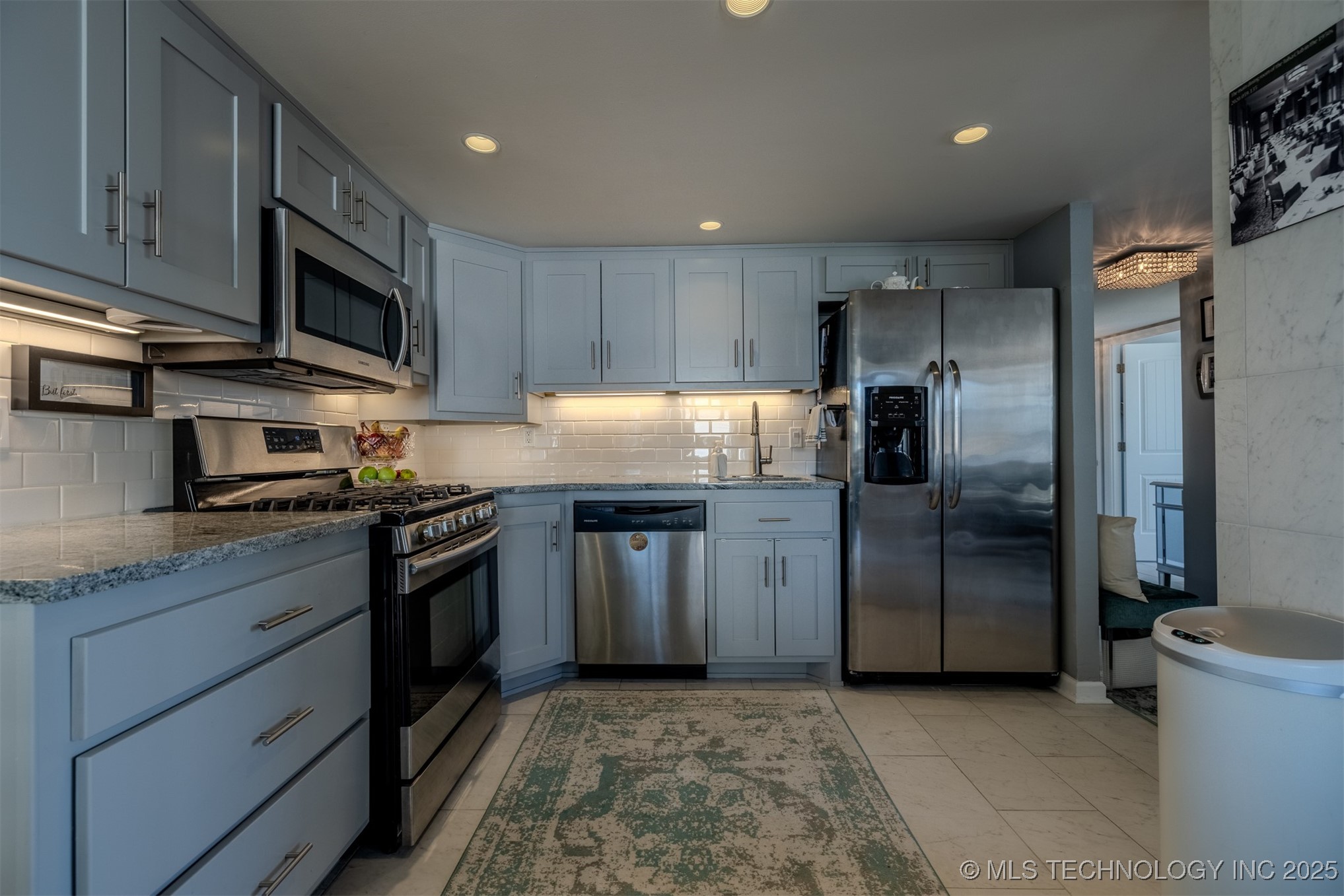 410 W 7th Street 923 Property Photo 12