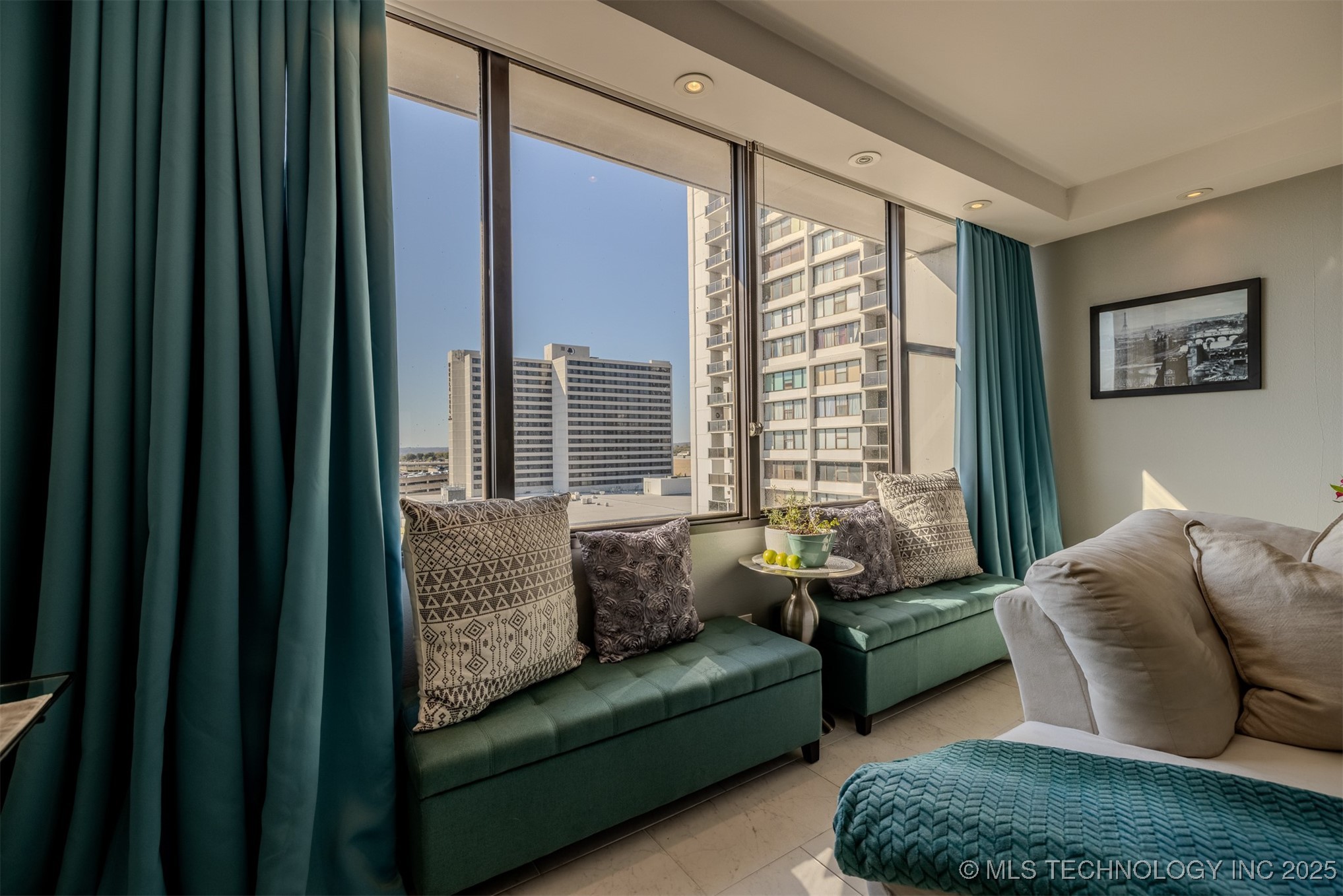 410 W 7th Street 923 Property Photo 15