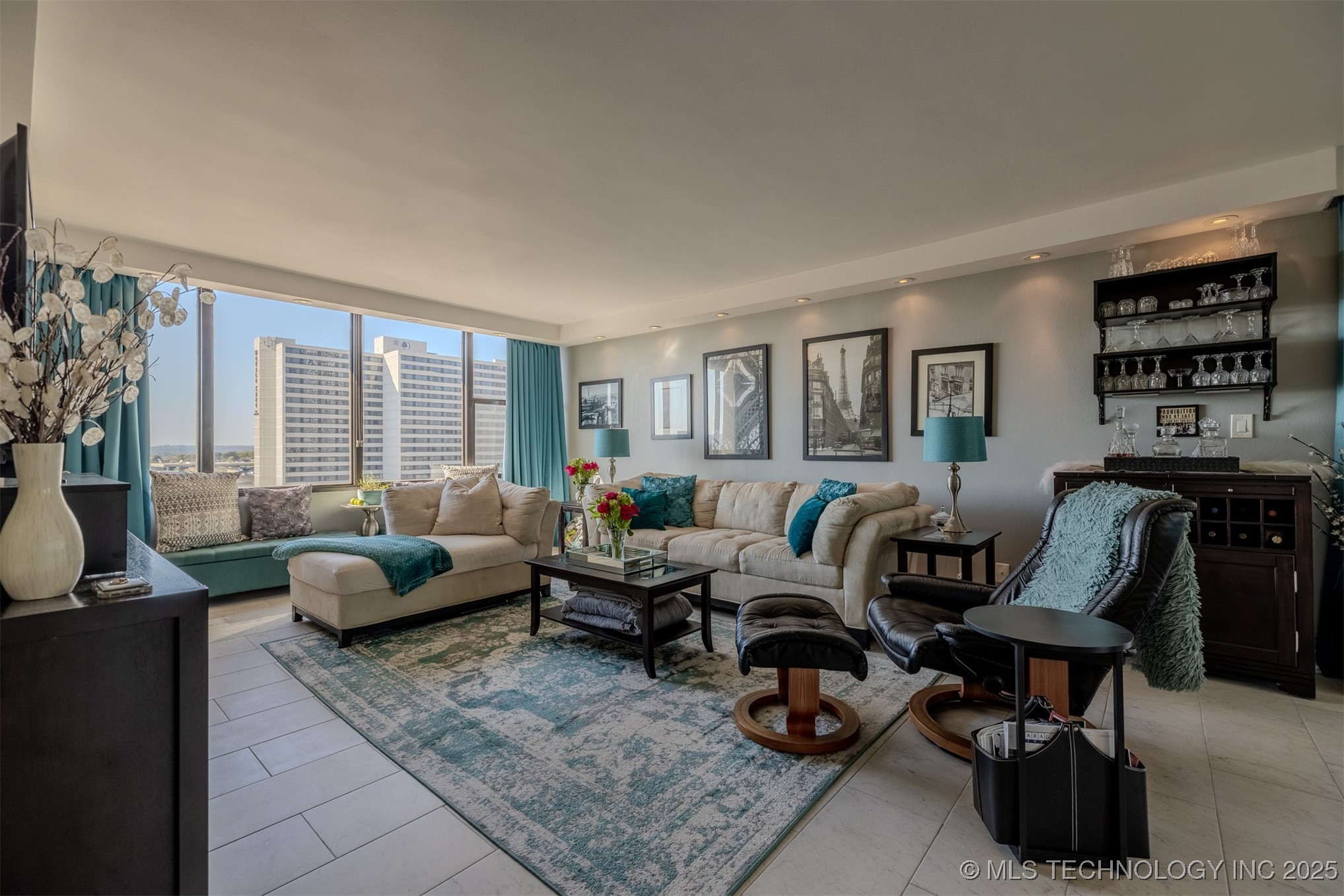 410 W 7th Street 923 Property Photo 17