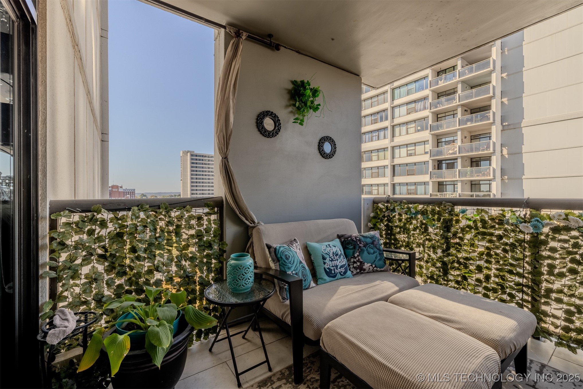 410 W 7th Street 923 Property Photo 21