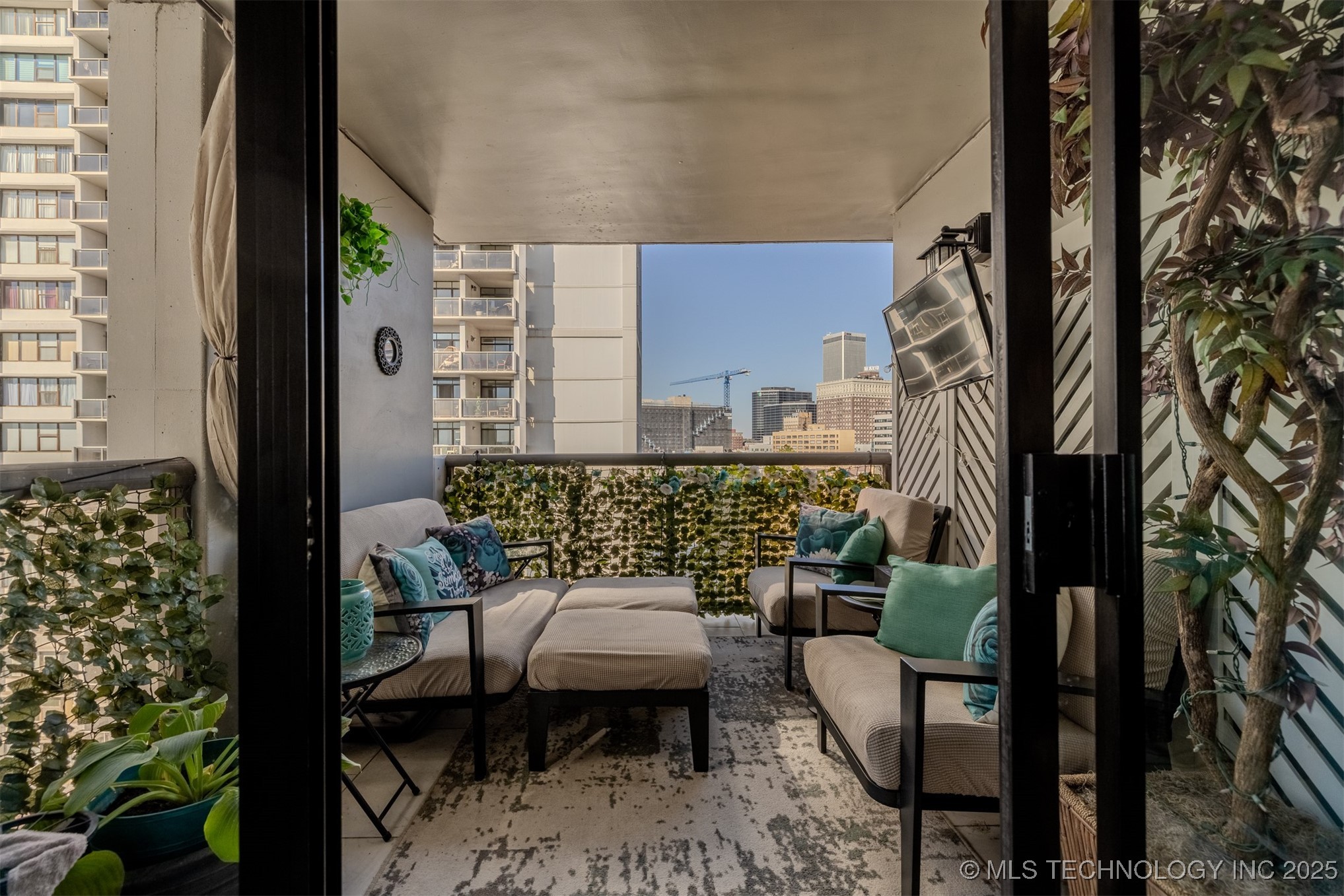 410 W 7th Street 923 Property Photo 26