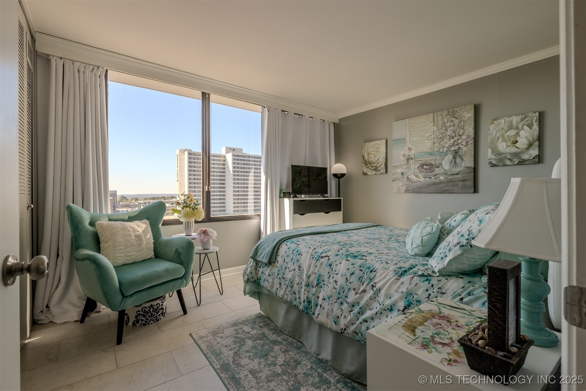 410 W 7th Street 923 Property Photo 28