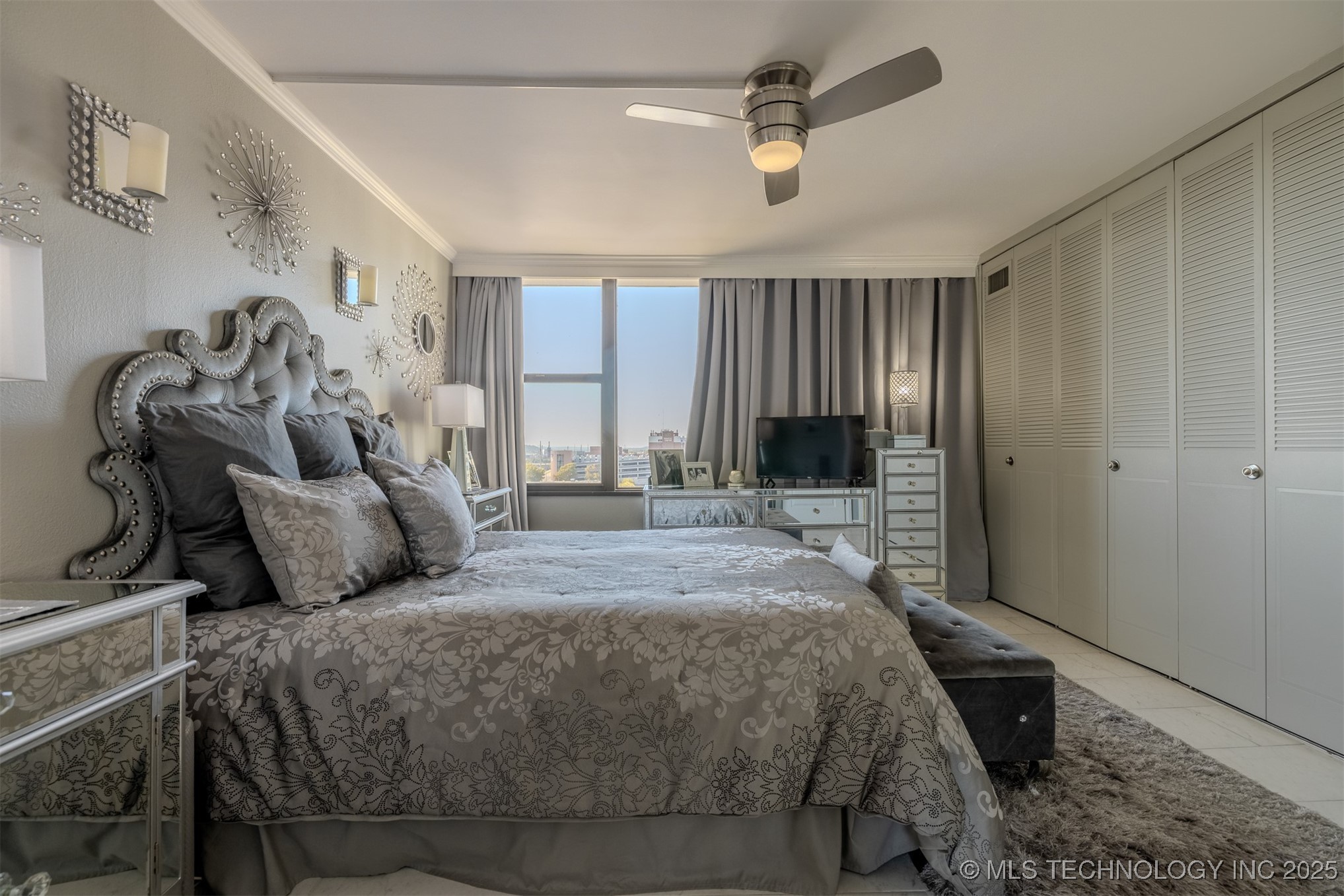 410 W 7th Street 923 Property Photo 34