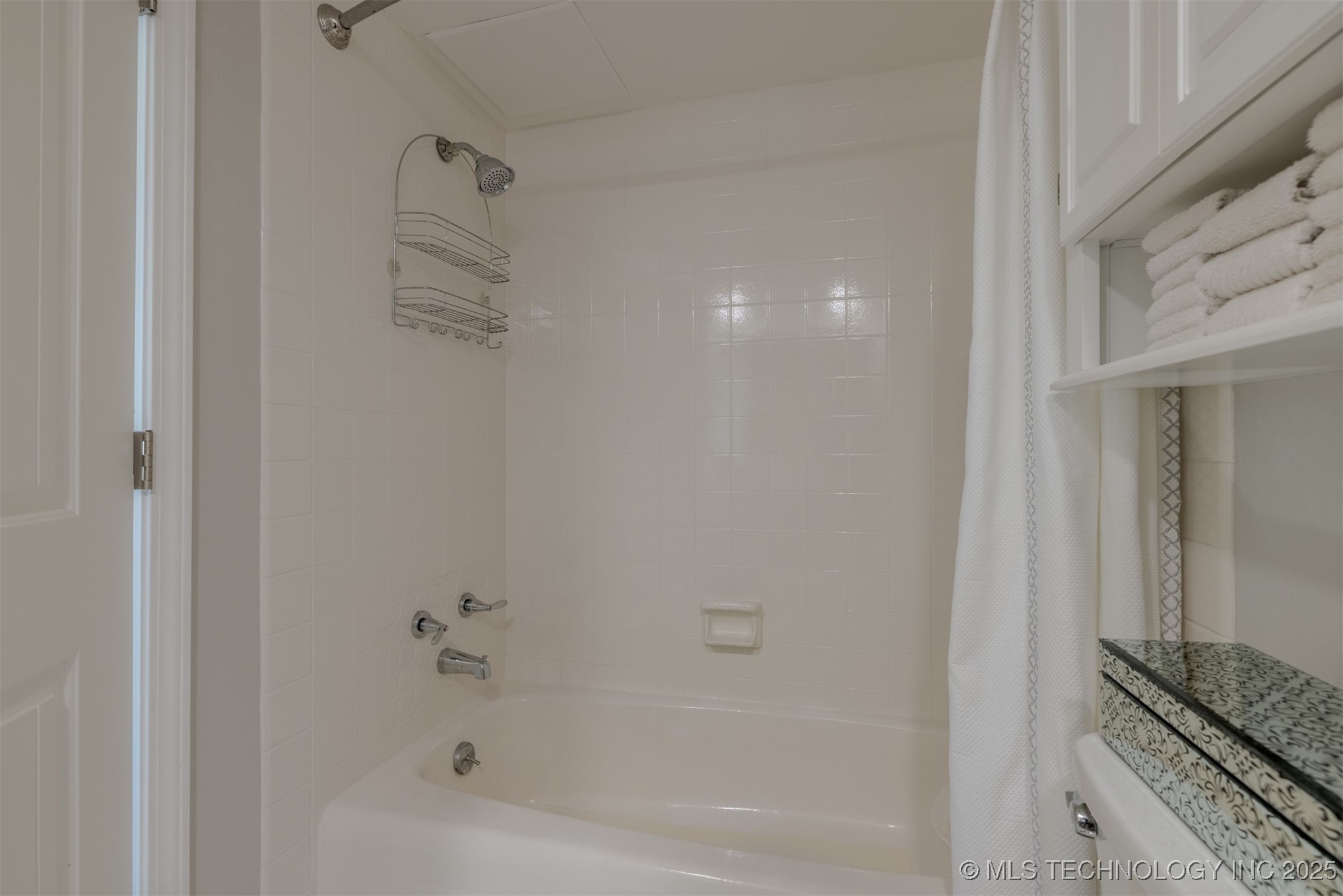 410 W 7th Street 923 Property Photo 36