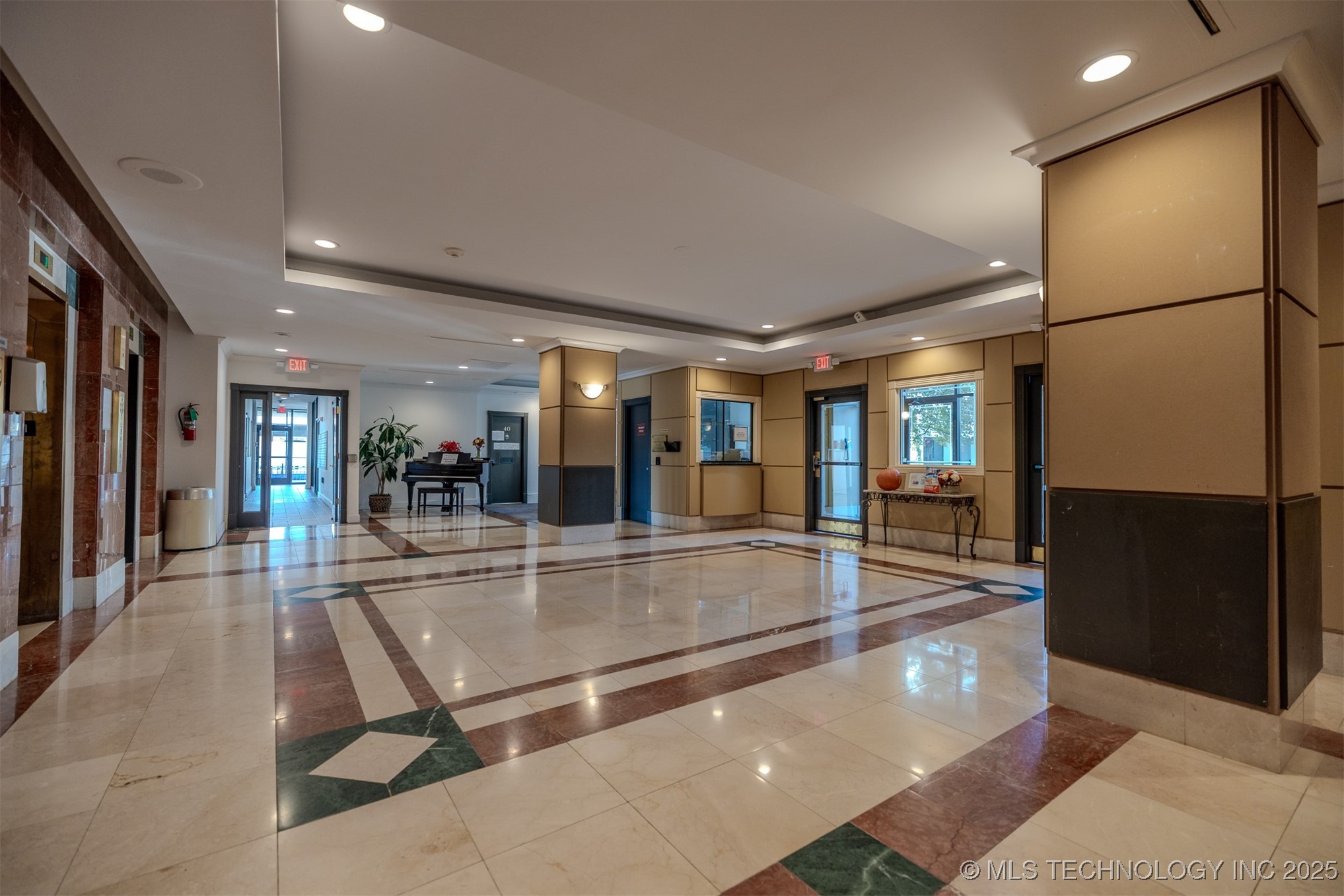 410 W 7th Street 923 Property Photo 44