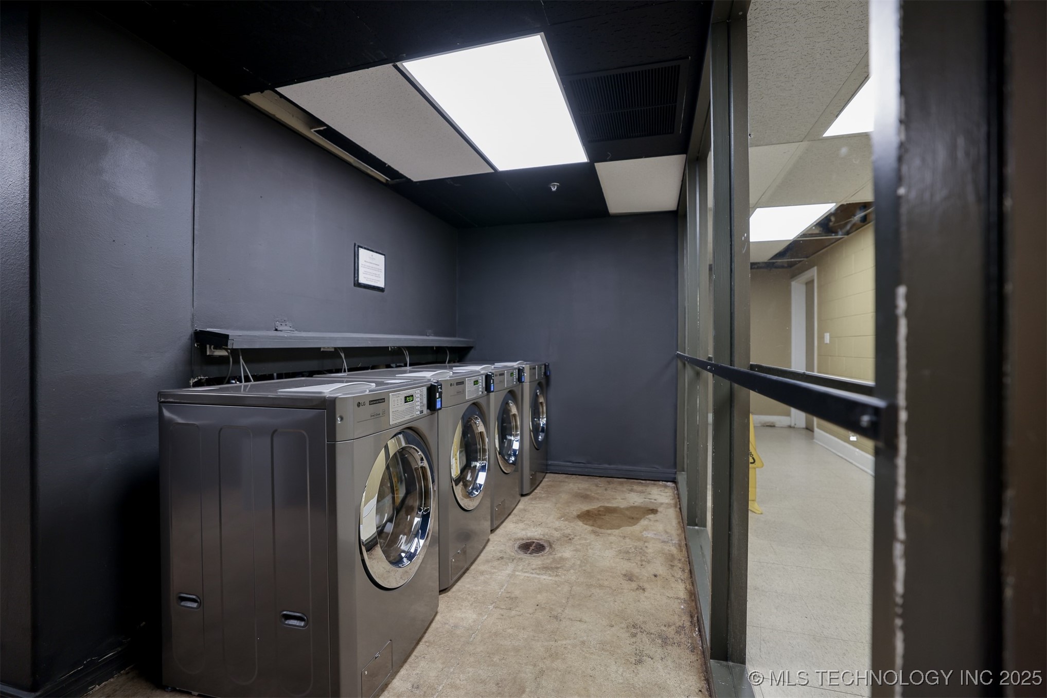 410 W 7th Street 923 Property Photo 61