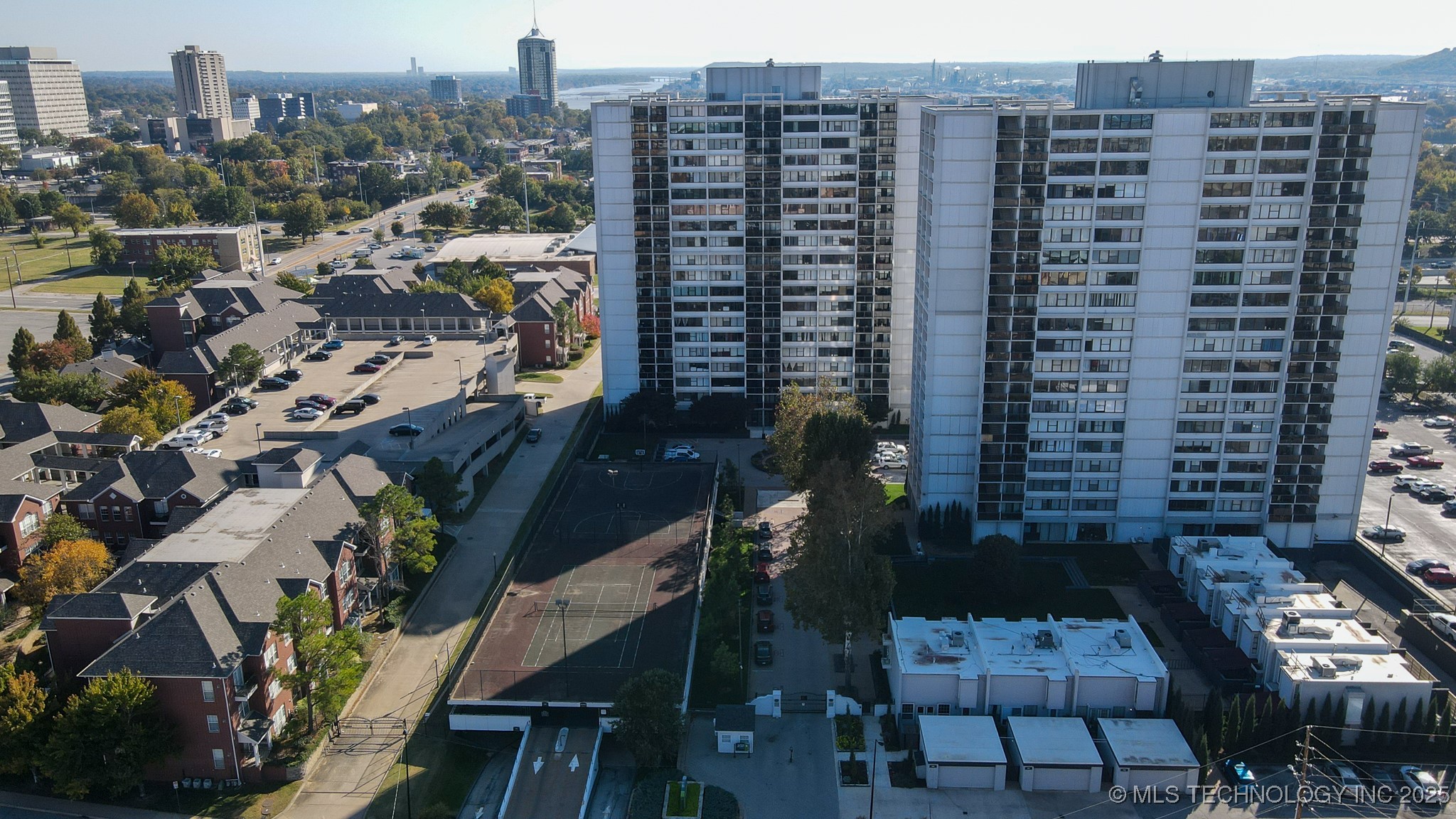 410 W 7th Street 923 Property Photo 67