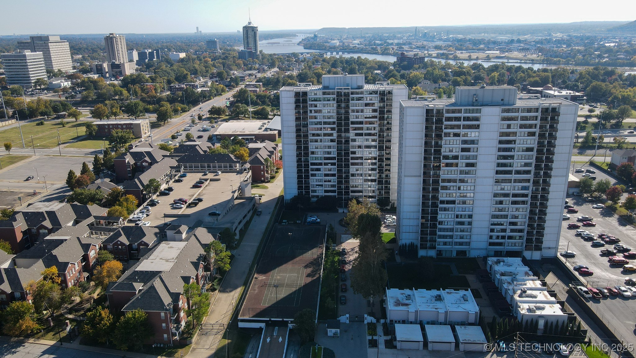 410 W 7th Street 923 Property Photo 68
