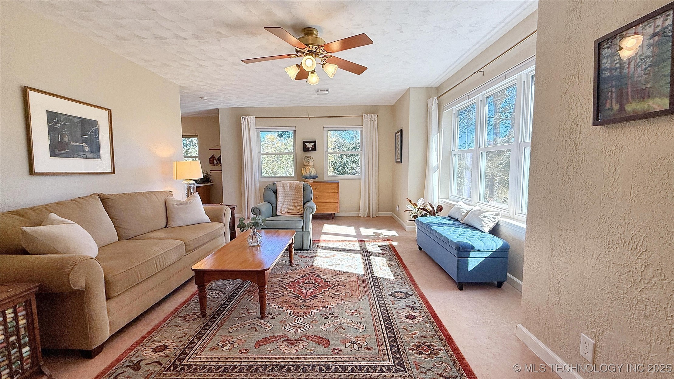 202 Alder Way Property Photo 4