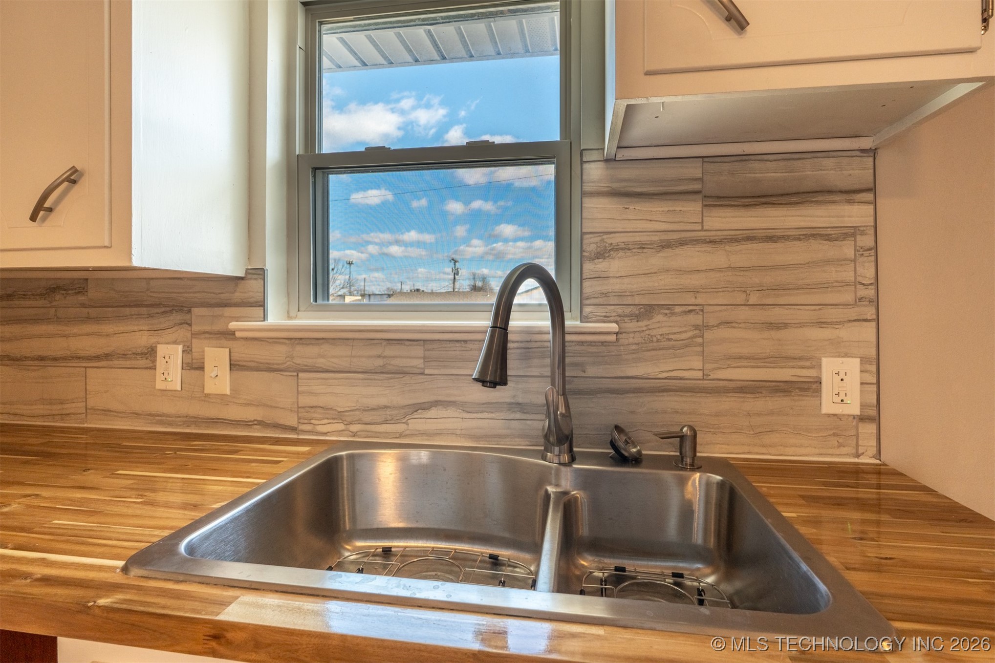 2150 S 80th East Avenue Property Photo 18